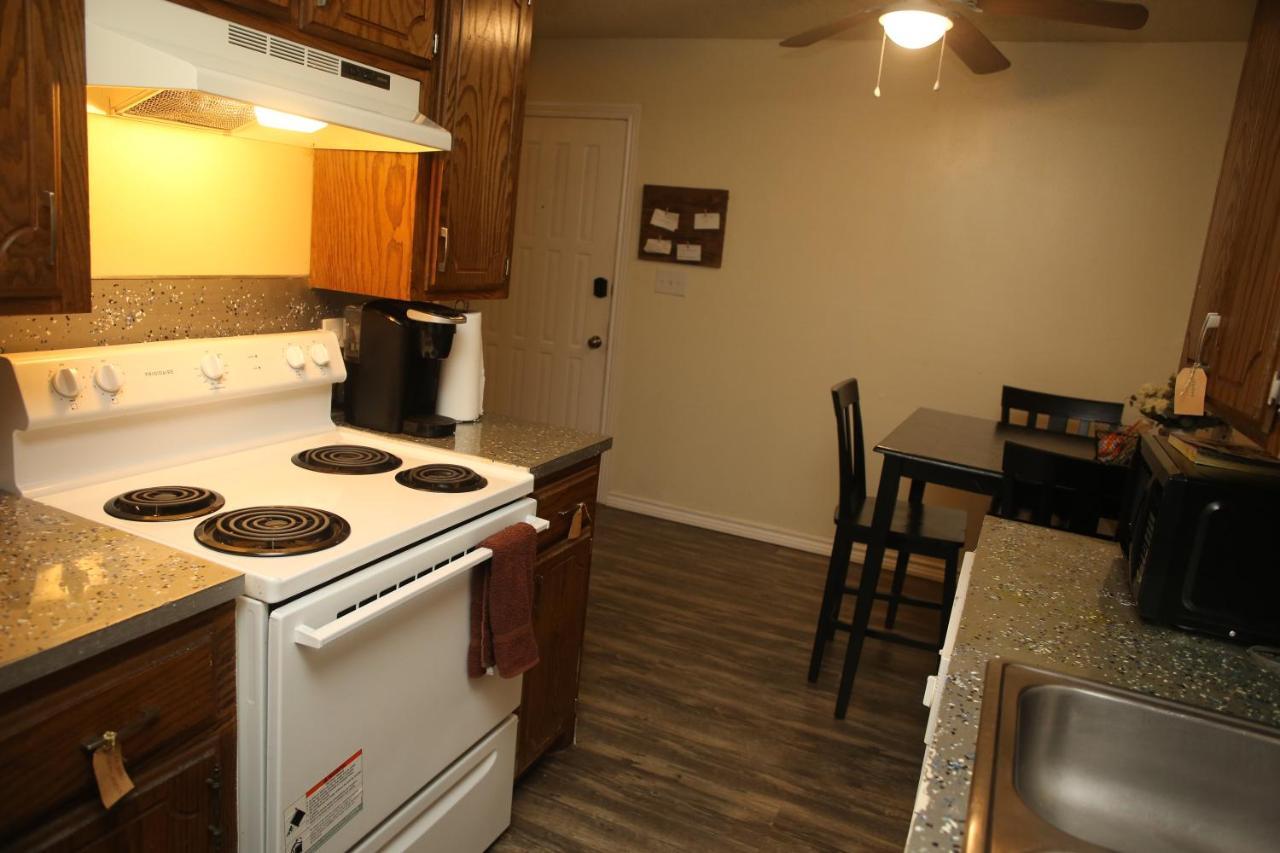 로턴 2 Bed/ 1 Bath Next To Ft. Sill 아파트 외부 사진